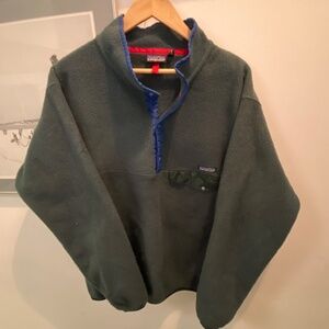 Vintage Patagonia pull over 4 button Fleece with snap pocket